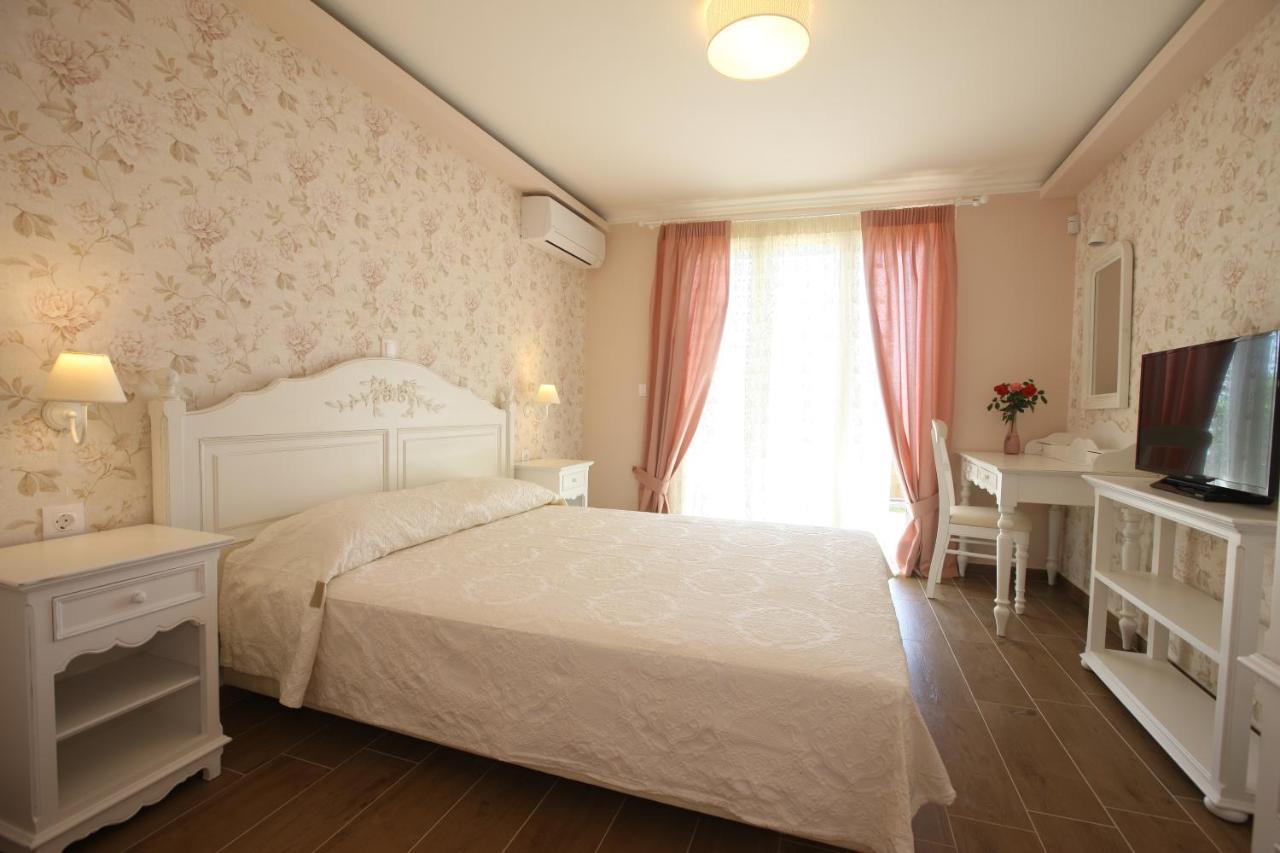 Villa Artemis Barbati Exteriör bild