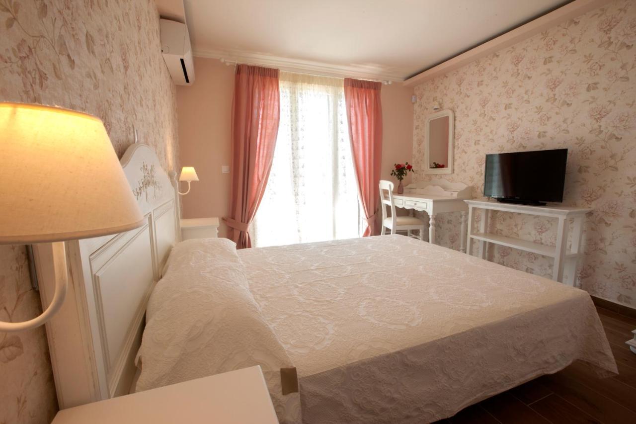Villa Artemis Barbati Exteriör bild
